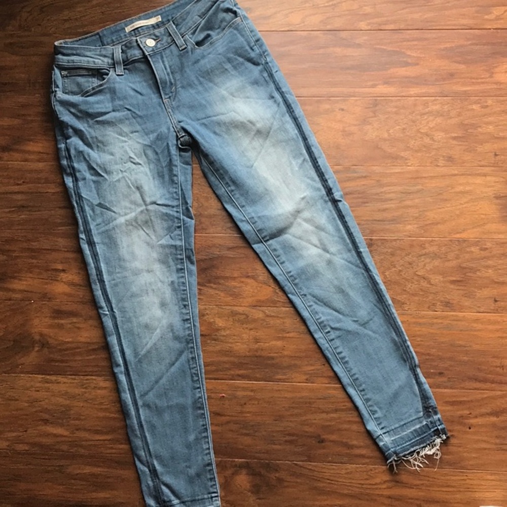 Brand new Levi’s just taken out of box, do not fit
